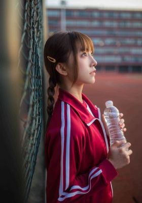 能看见b的美女图片_720日韩电影在线